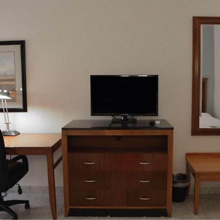 Days Inn By Wyndham Piedras Negras Kültér fotó